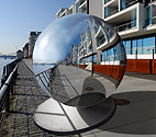 Riesen Kugel / Dekokugel als Skulptur im öffentlichen Raum